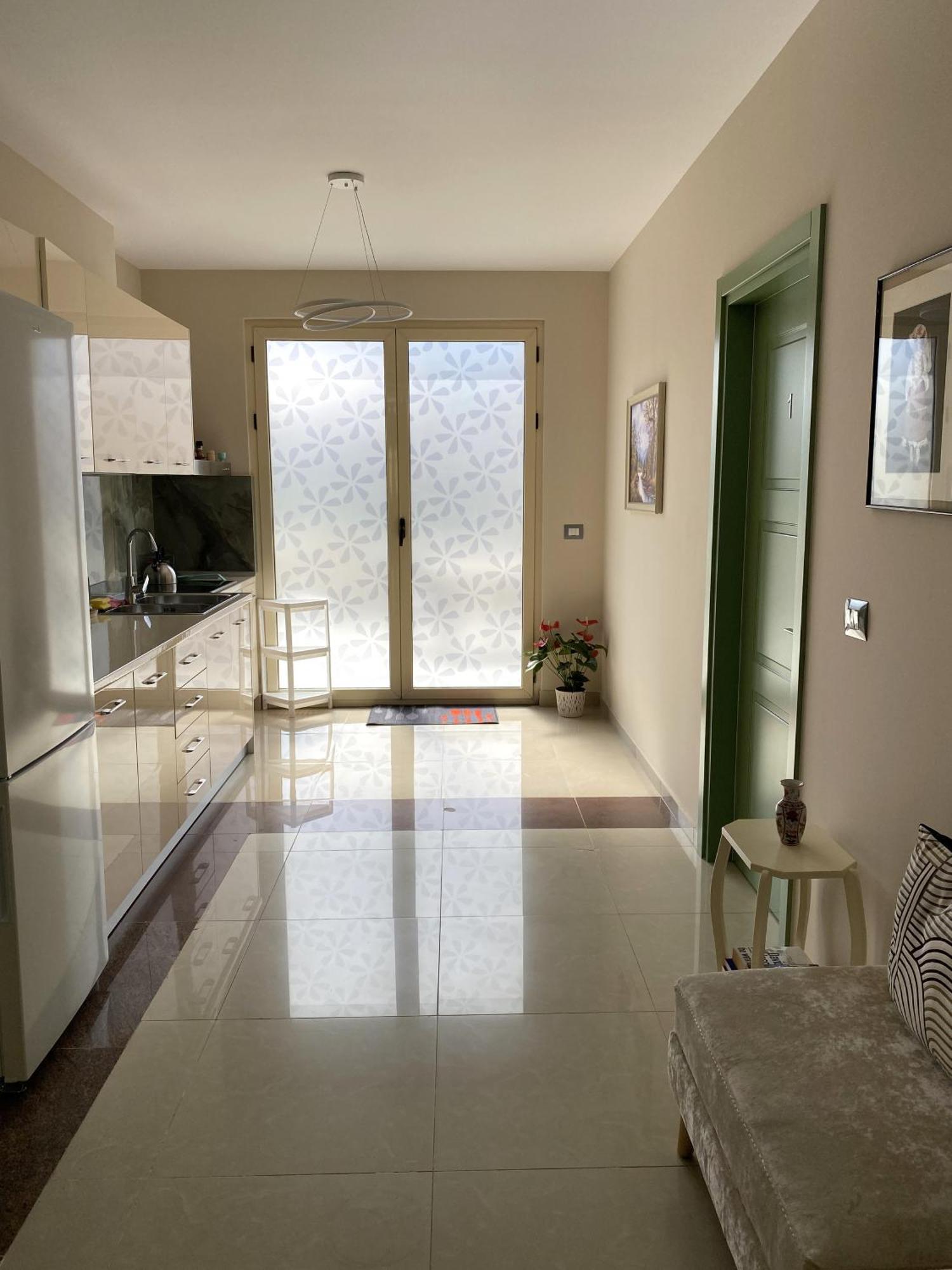 Tinas Rooms Durrës Esterno foto