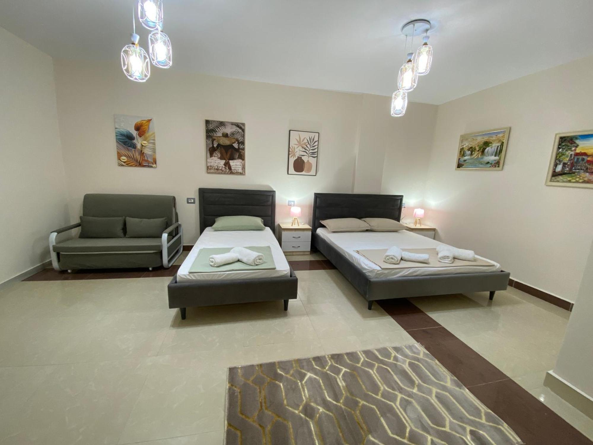 Tinas Rooms Durrës Esterno foto